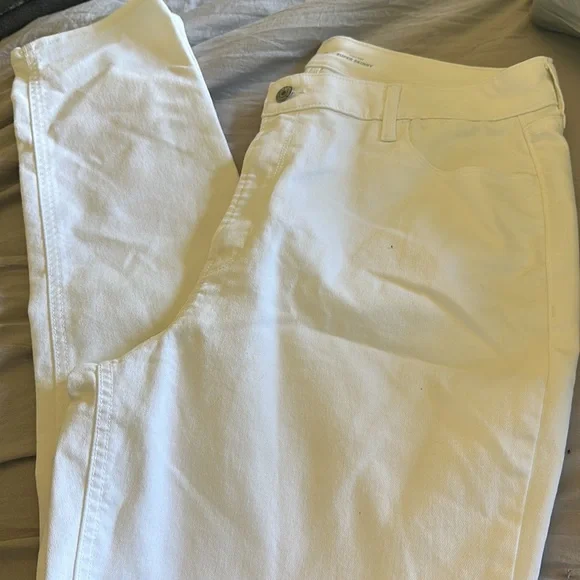 OLD NAVY HIGH-RISE SUPER SKINNY WHITE JEANS NWT - Picture 3 of 3
